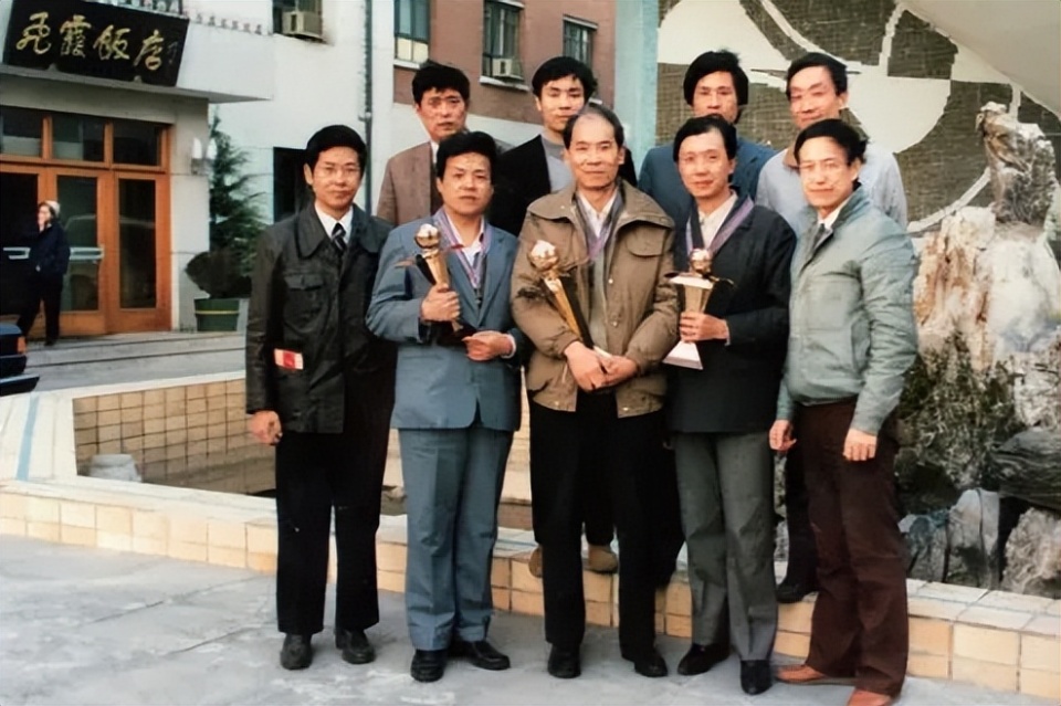 src, 参加每年全