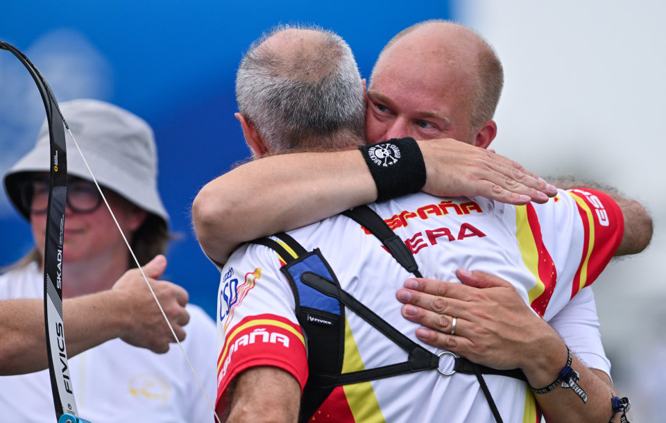 QC, 新华社记者, om QC, 新华社记者, om