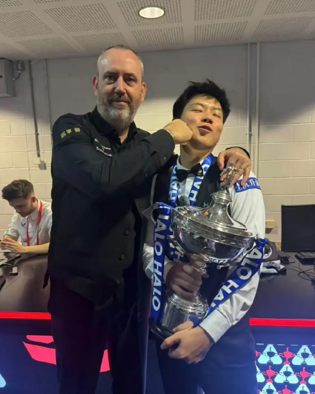 余下, 站丁俊晖火, 季邀请赛冠