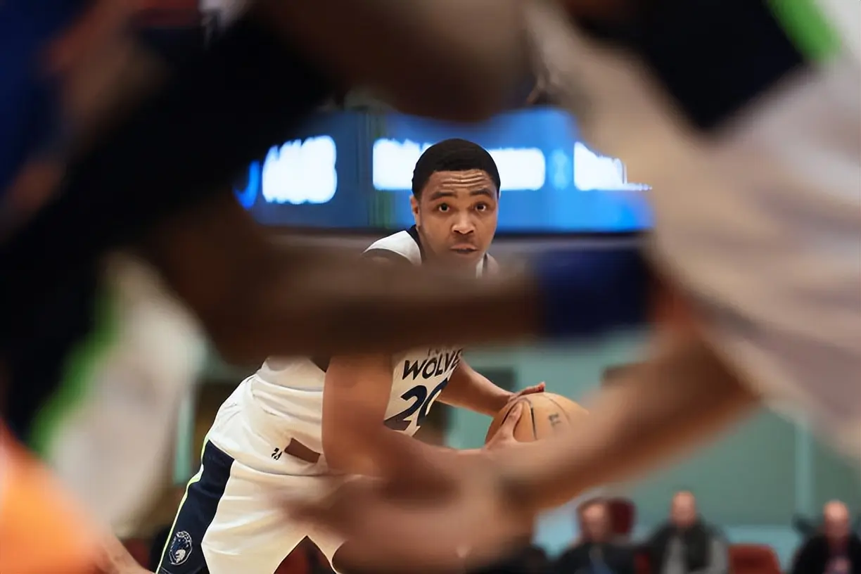 伊斯特恩都, 生于, MMptK